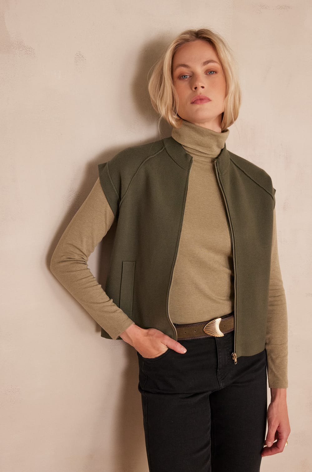 BATISTA Sleeveless Jacket;${refinementColor}