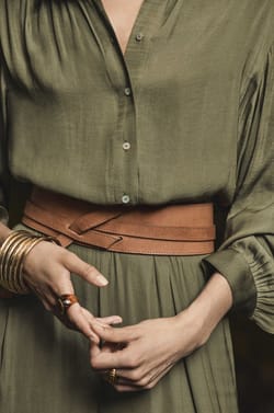 100% leather belt ELLA;${refinementColor}