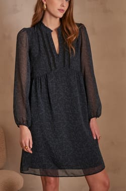 Robe LYNE;${refinementColor}