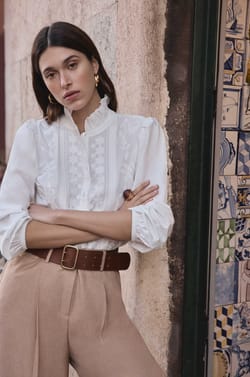 Blouse &agrave; broderies florales en 100% coton DIAMOND;${refinementColor}