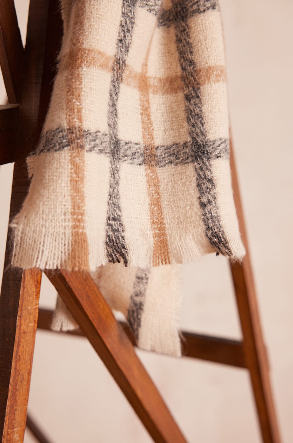 &Eacute;charpe &agrave; carreaux TIMEO;${refinementColor}