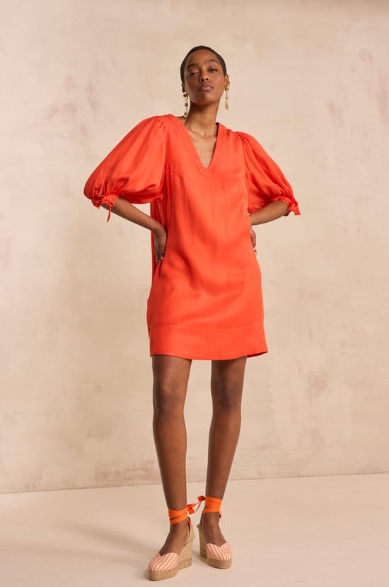 Vestido corto recto de manga 3/4 BONA;${refinementColor}
