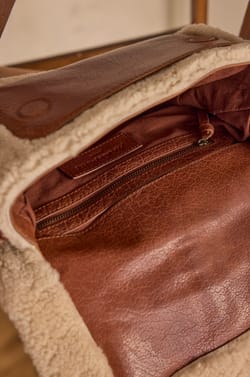 LOUIS leather bag;${refinementColor}