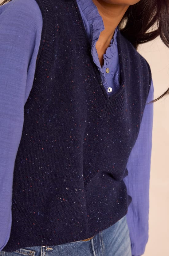 BASILE sleeveless jumper in 100% wool;${refinementColor}