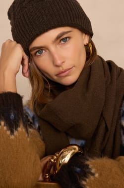 TOM Scarf;${refinementColor}
