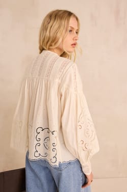 Blouse brod&eacute;e &agrave; manches longues en coton MADELEINE;${refinementColor}