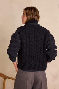 BIXENTE sleeveless cardigan in wool;${refinementColor}