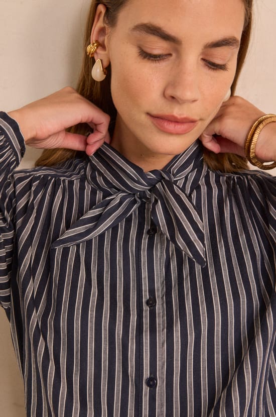 Navy long-sleeved cotton blouse MALO;${refinementColor}