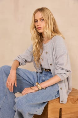BILLY long-sleeve cashmere vest;${refinementColor}