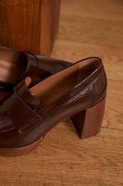 VIOLETTE leather heels;${refinementColor}