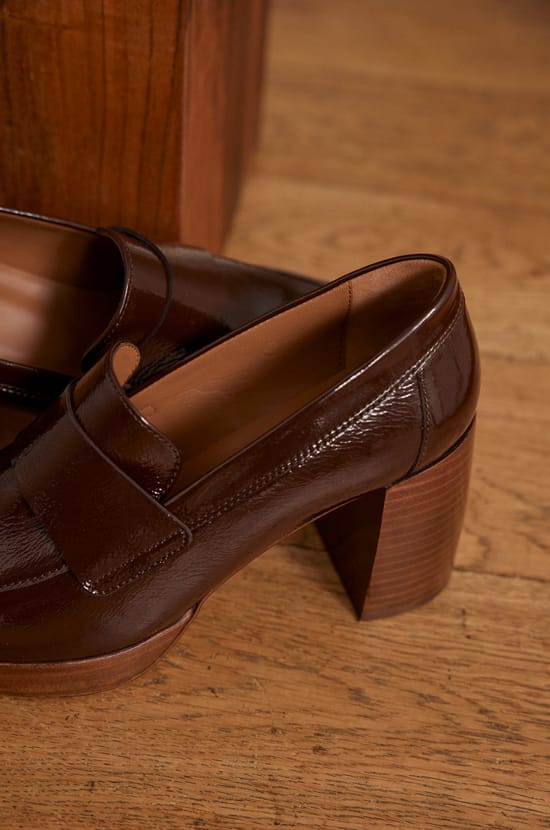 VIOLETTE leather heels;${refinementColor}