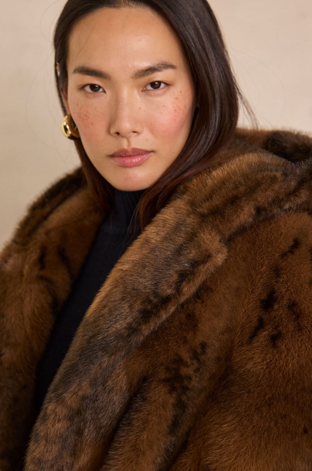 DAYANA fluffy cape coat;${refinementColor}