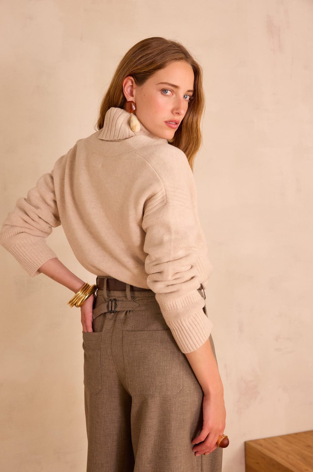 BALTHAZAR V-neck jumper in wool;${refinementColor}