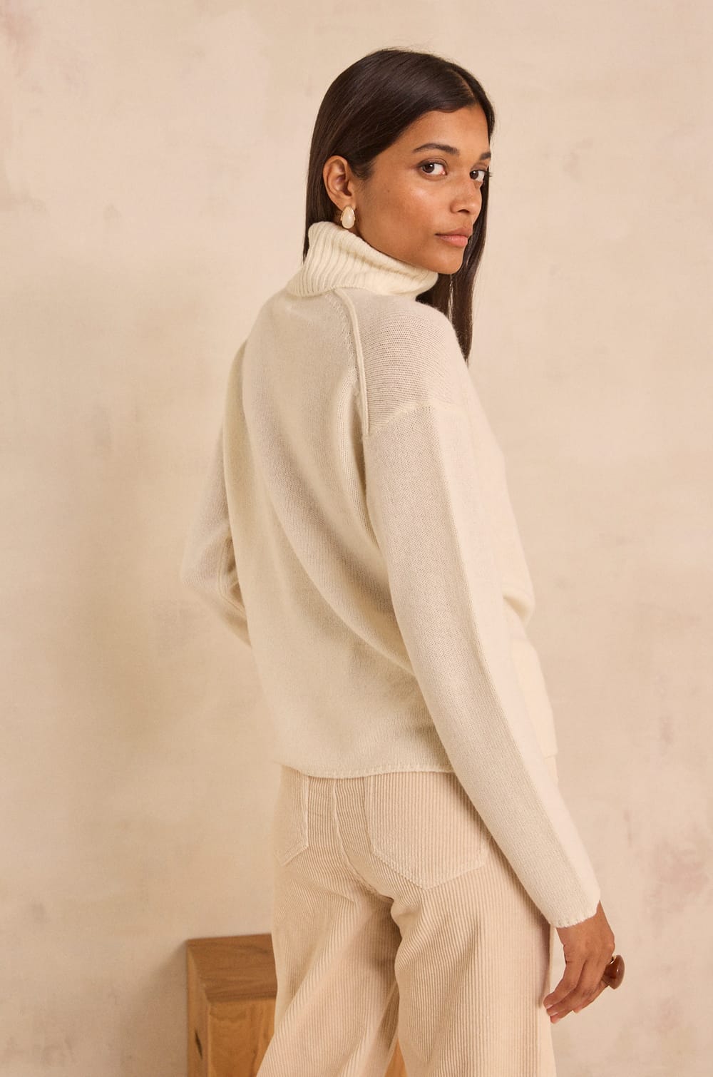 Andrew cashmere long sleeve sweater;${refinementColor}