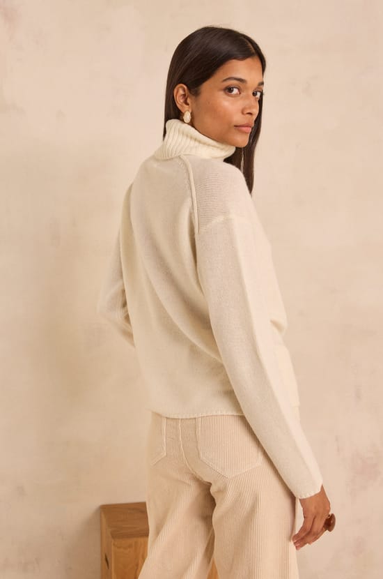 Andrew cashmere long sleeve sweater;${refinementColor}