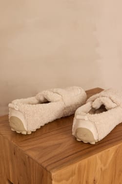 RALPH slippers;${refinementColor}