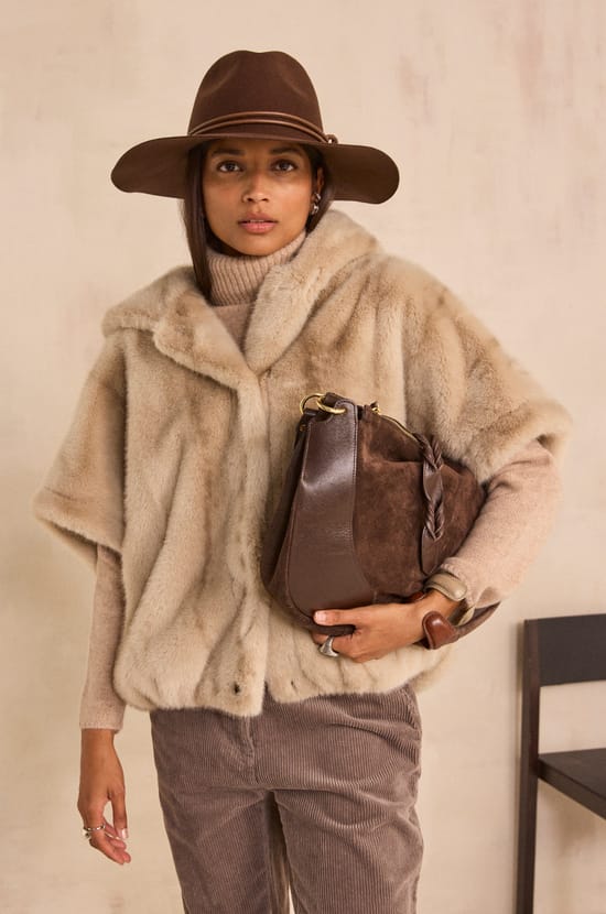 Mouwloze cape DAYANA;${refinementColor}