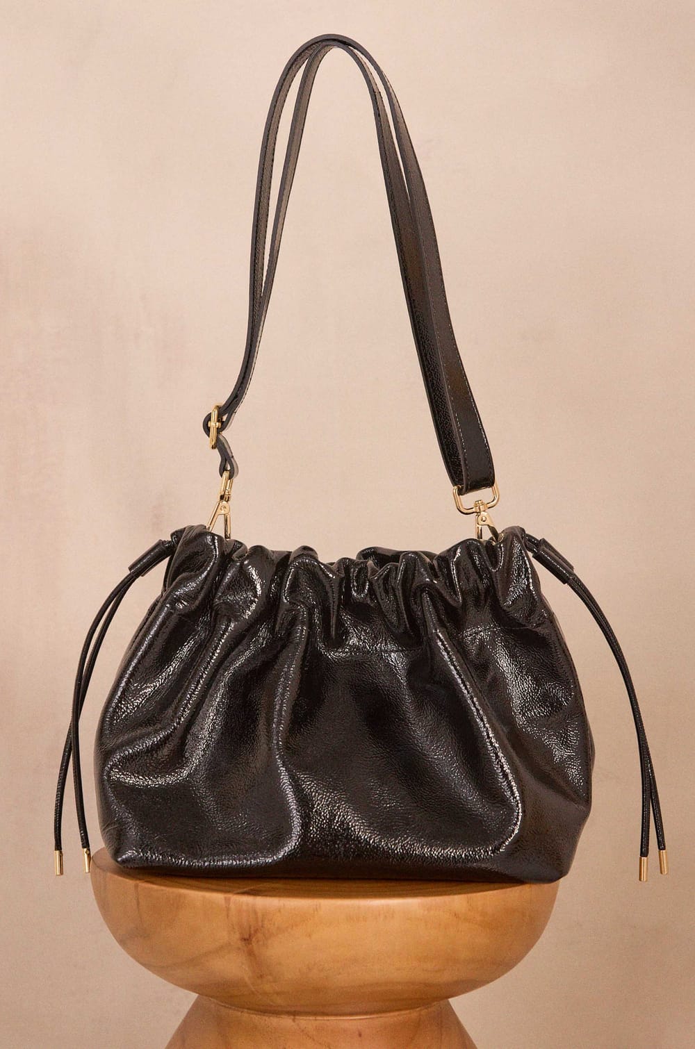 Small cowhide leather bag VOLTAIRE;${refinementColor}