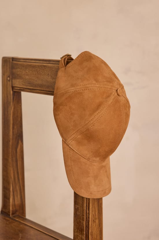 Casquette HELENE en cuir;${refinementColor}