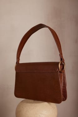 Sac bandouli&egrave;re LEON en cuir;${refinementColor}