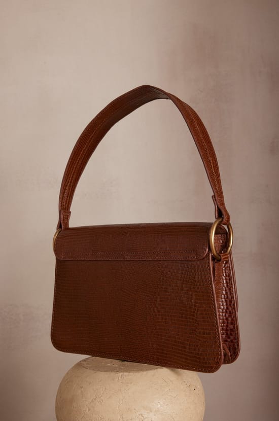 Sac bandouli&egrave;re LEON en cuir;${refinementColor}