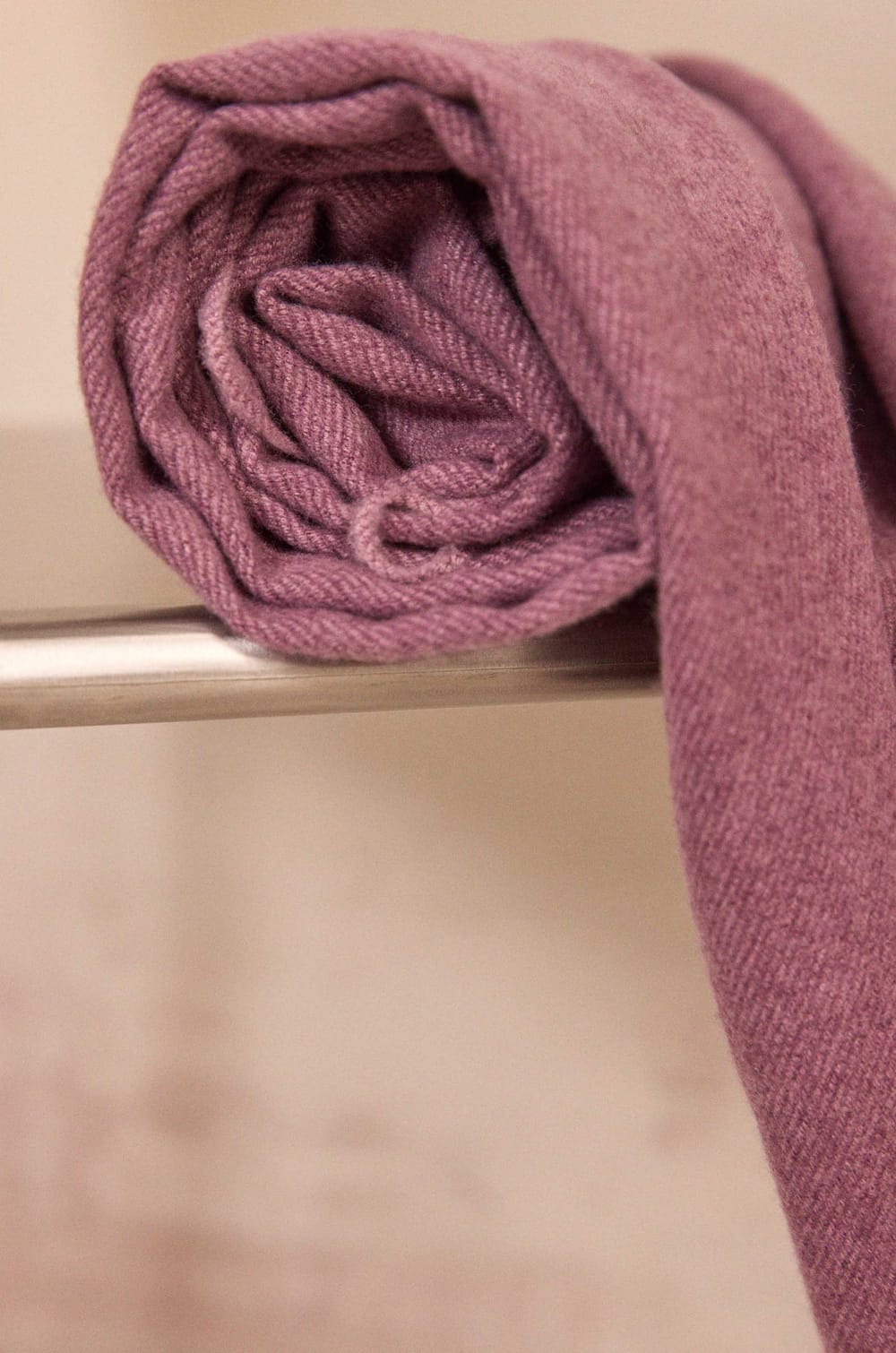 Viscose blend scarf in aubergine color ROBIN;${refinementColor}