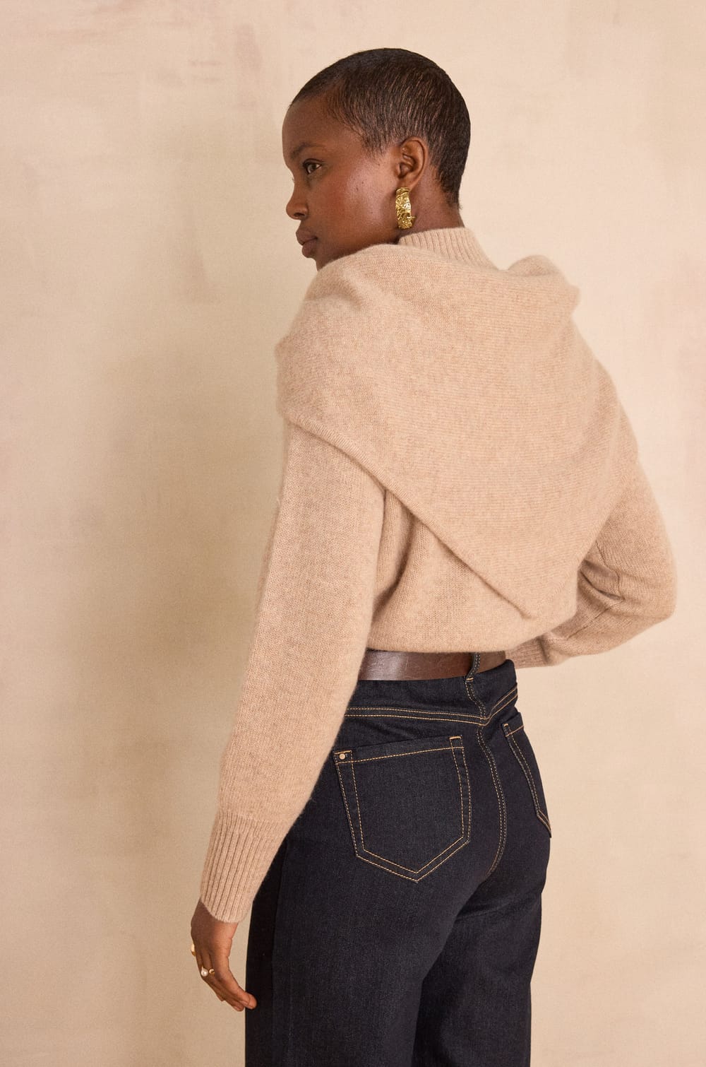 Triangle scarf in 100% 2-ply cashmere THOMAS;${refinementColor}