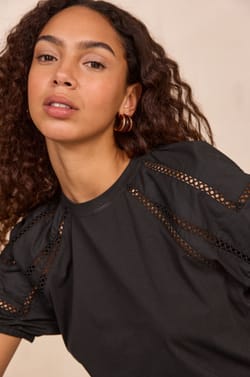 LEA balloon sleeve T-shirt;${refinementColor}