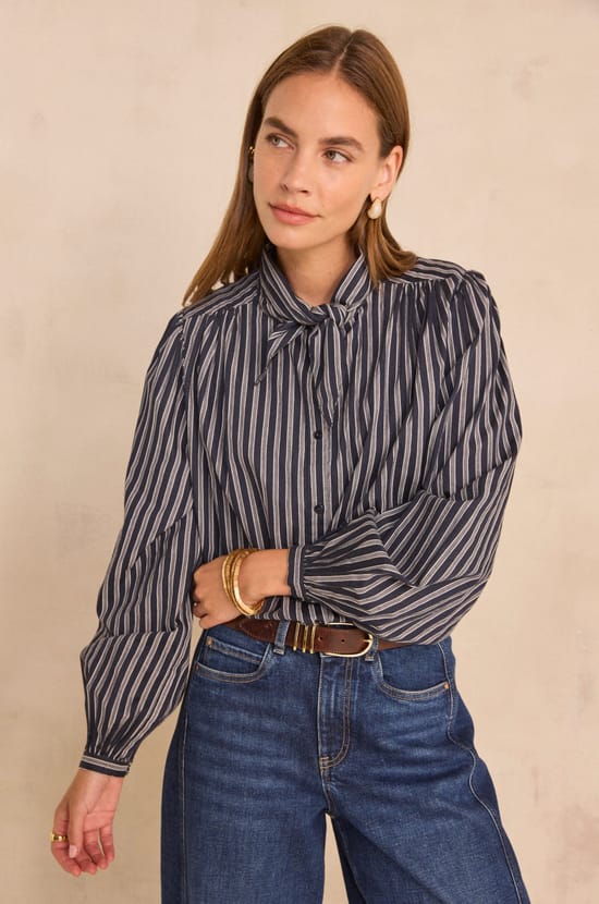 Navy long-sleeved cotton blouse MALO;${refinementColor}