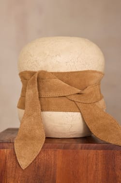 ELIAS 100% leather belt;${refinementColor}