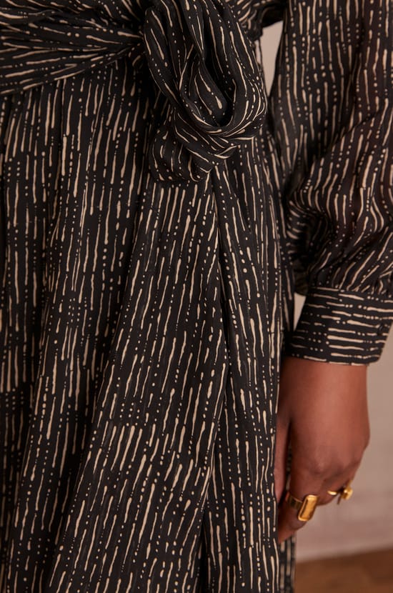 Robe LARY;${refinementColor}