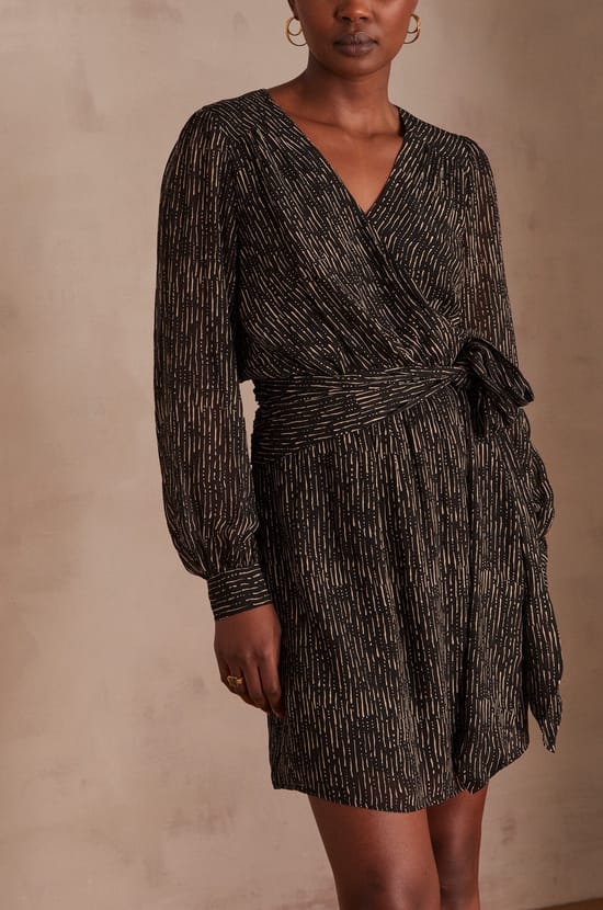 Robe LARY;${refinementColor}