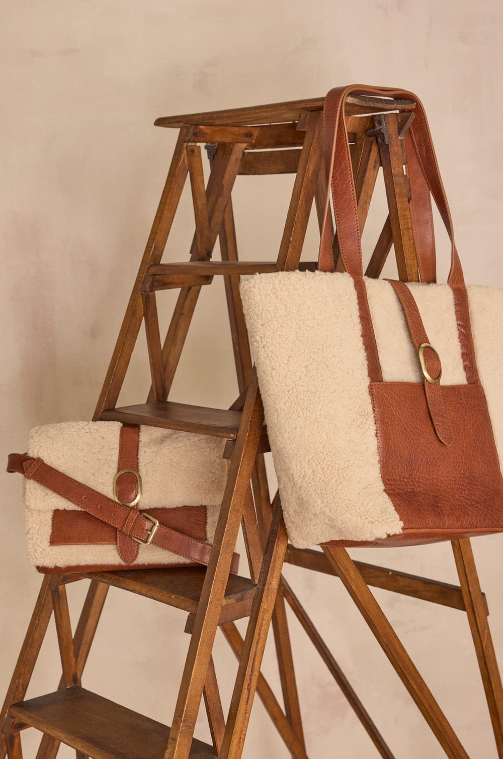 Sac cabas LOUIS en cuir;${refinementColor}