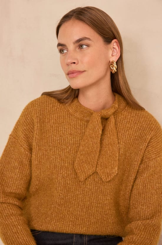 Long sleeve saffron sweater made from a blend of wool and silk ANAIS;${refinementColor}