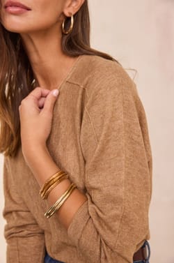 V-neck wool jumper PITT;${refinementColor}