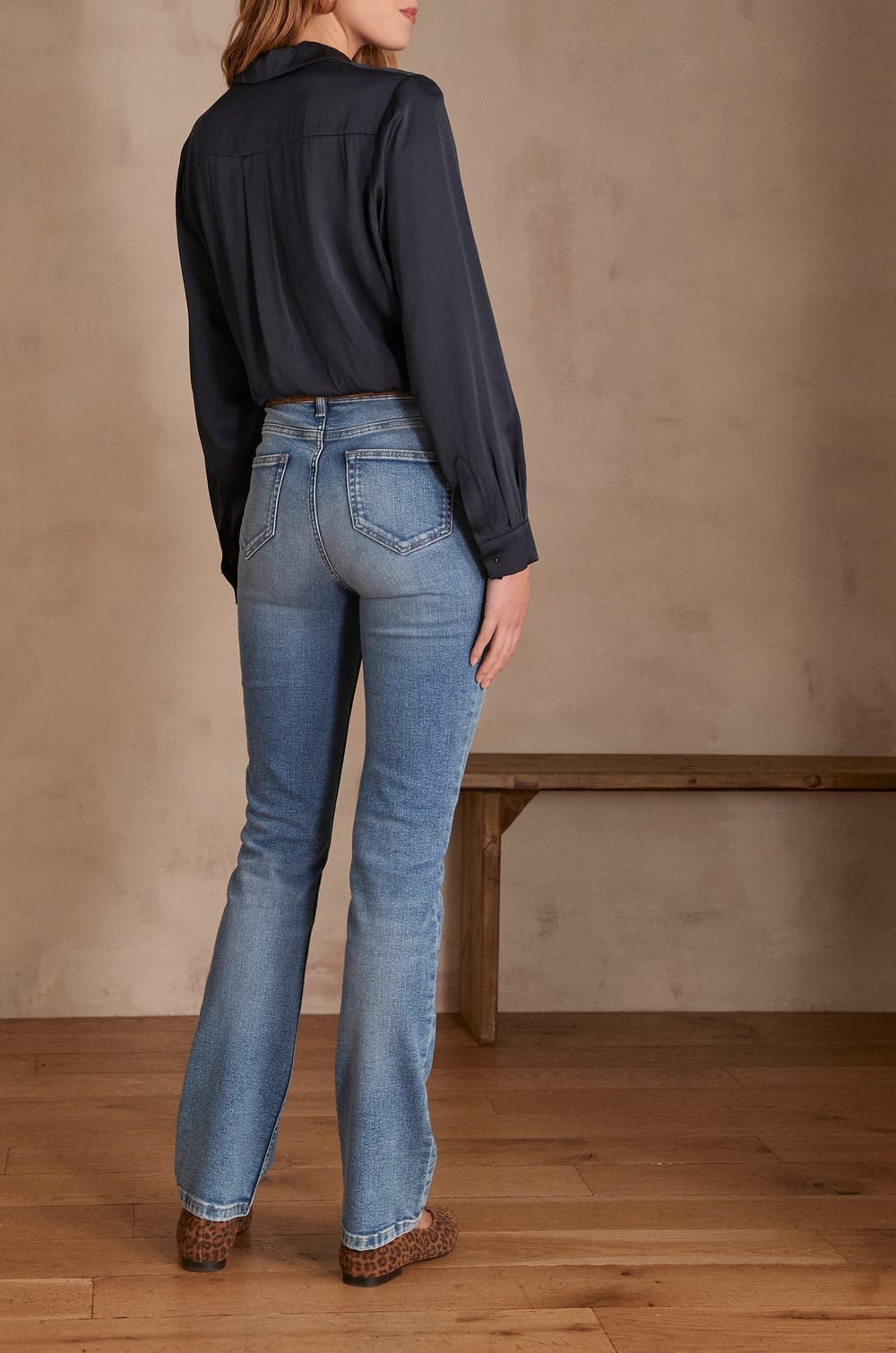 Jean SONIA;${refinementColor}