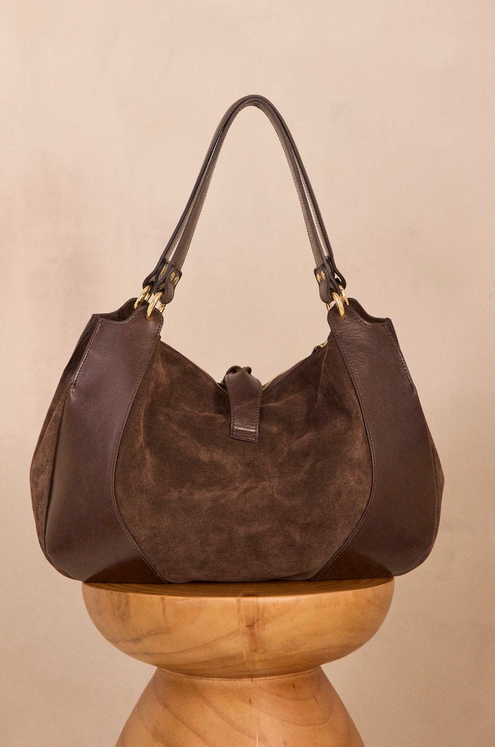 VICTOR leather tote bag;${refinementColor}
