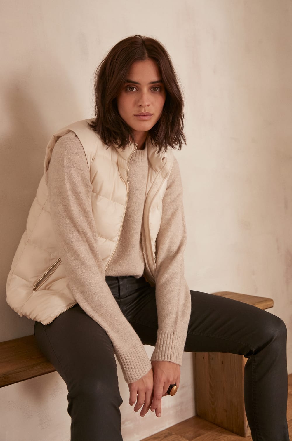 ALI sleeveless down jacket;${refinementColor}