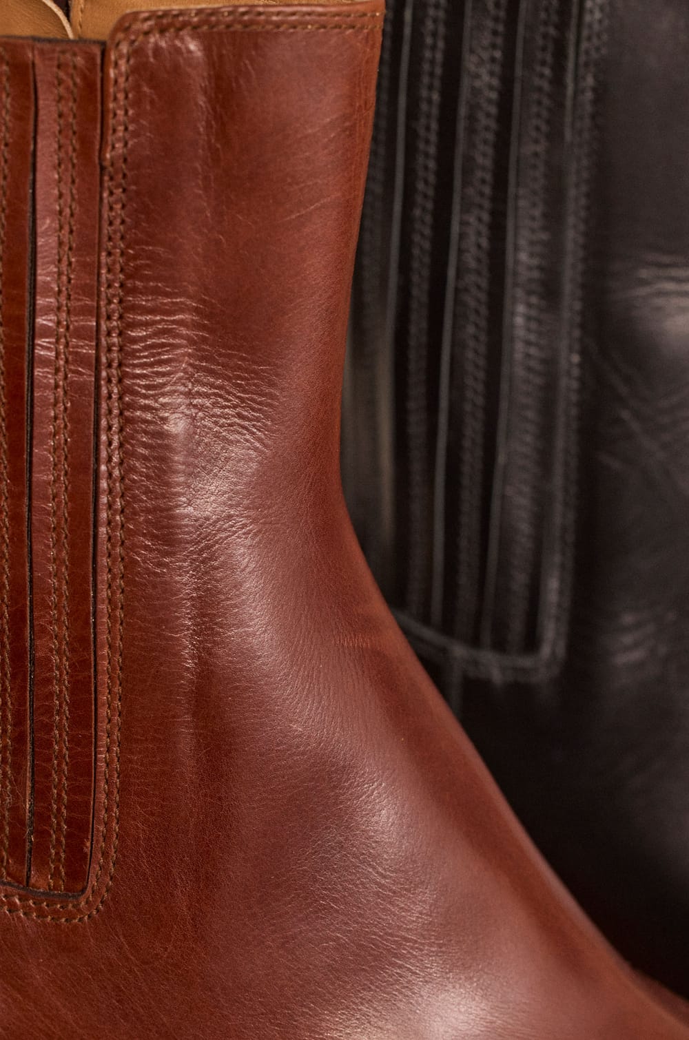 Bottines &agrave; talons bas en cuir ODILE;${refinementColor}