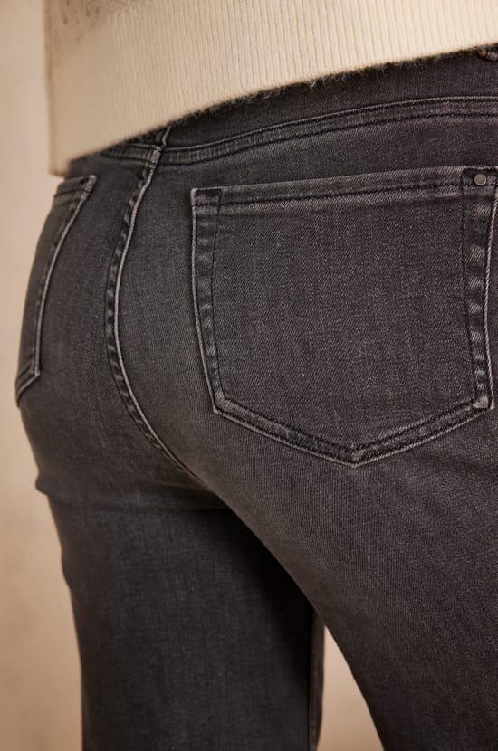 LISA wide-leg Jeans;${refinementColor}