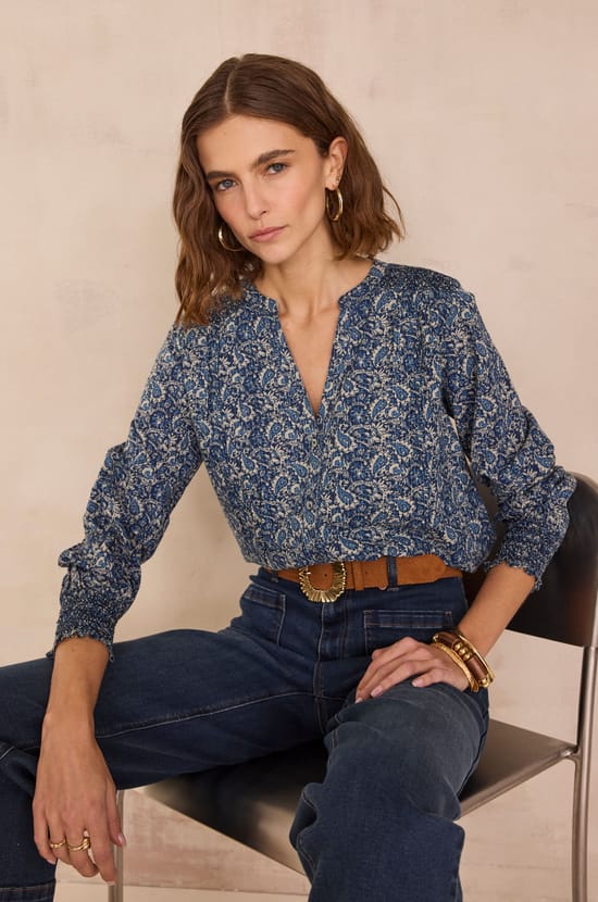 Blouse &agrave; motif arabesque DOLCE;${refinementColor}