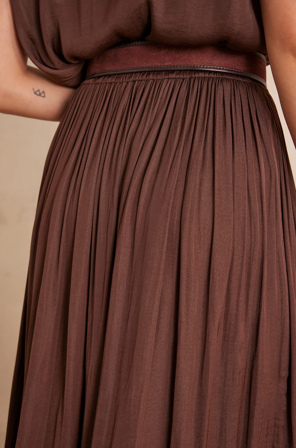 CRYSTAL pleated skirt;${refinementColor}