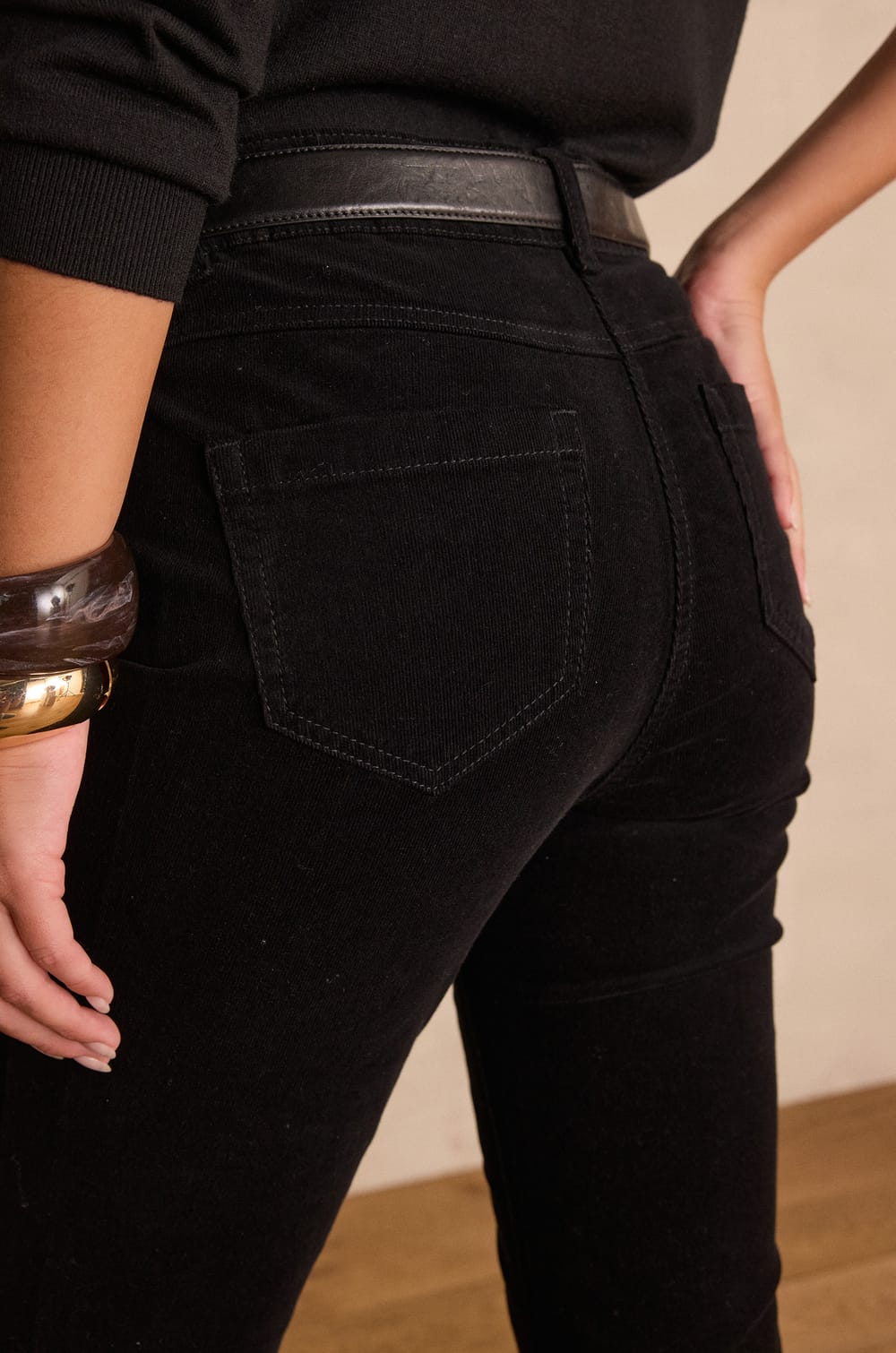 LILY bootcut trousers in cotton velvet;${refinementColor}