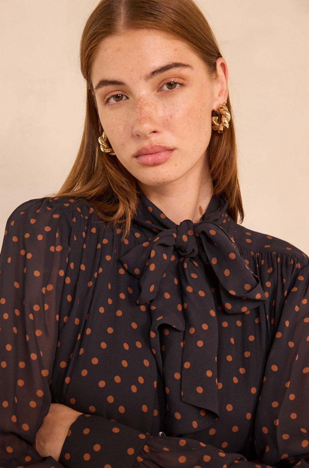Short and flowy dress with tie collar PRISCILA;${refinementColor}