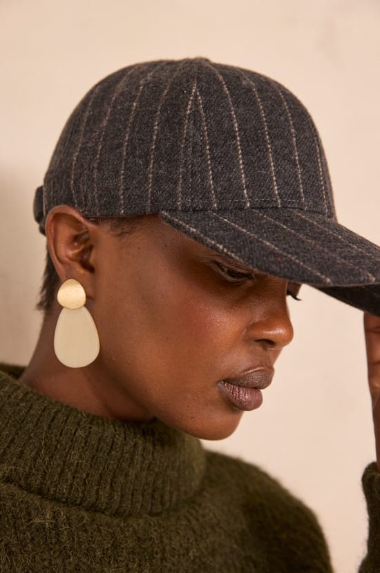 GISELE striped cap;${refinementColor}