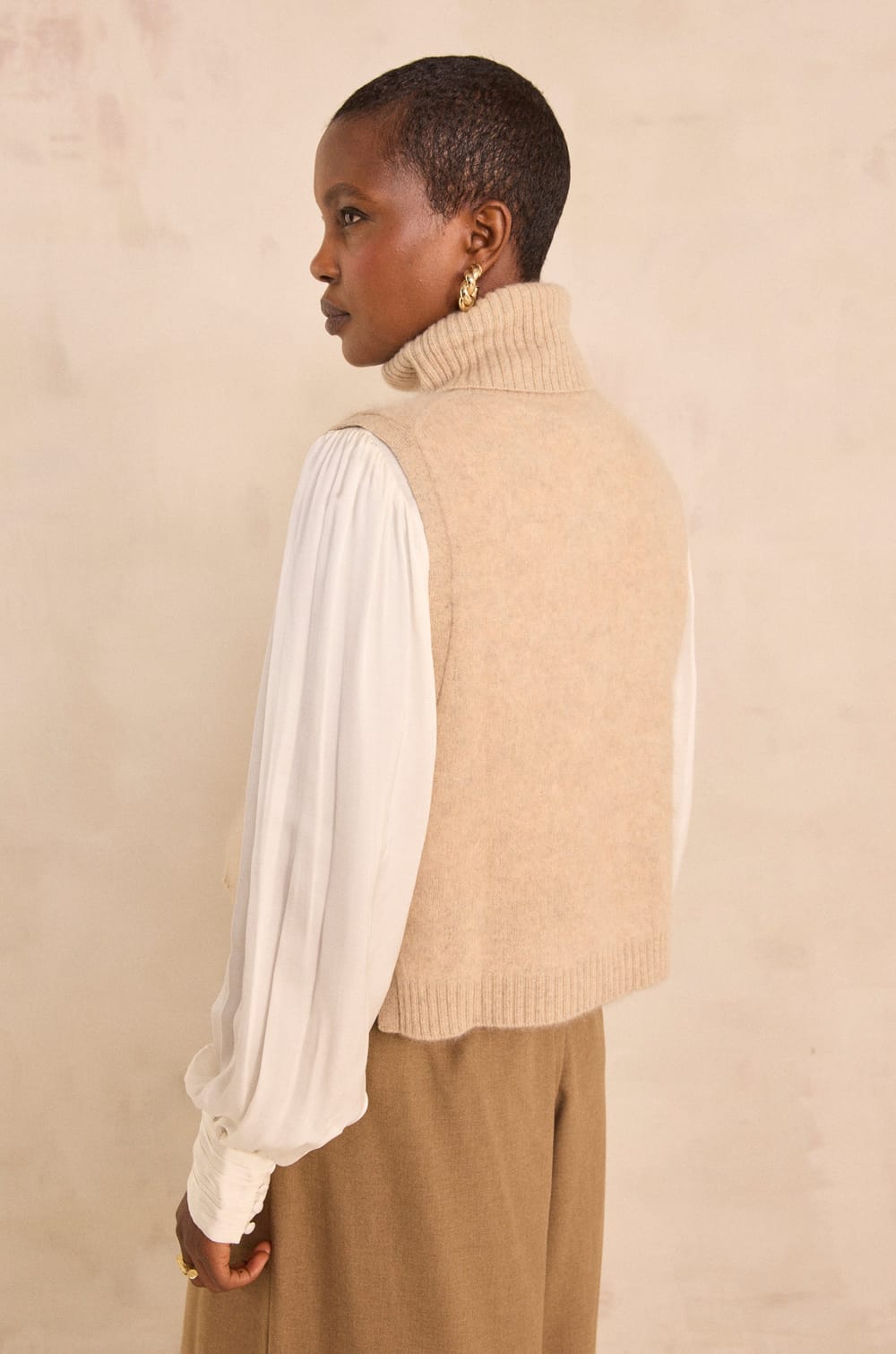 Cape sans manches en laine taupe clair REINE;${refinementColor}