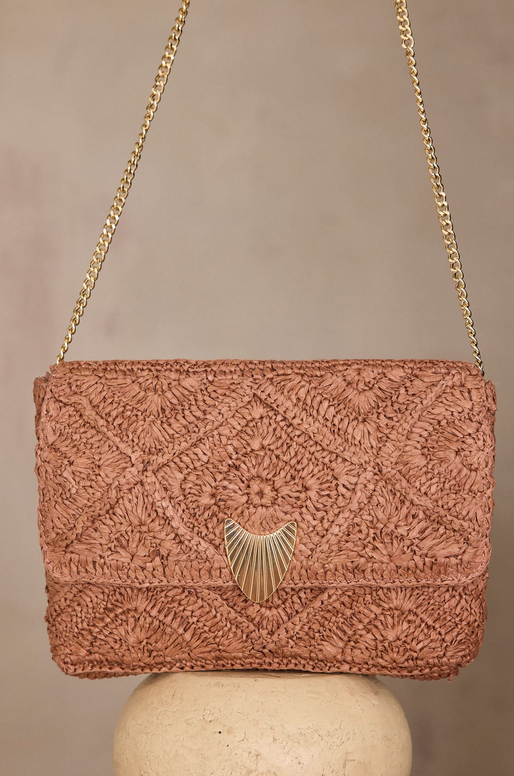 MARLON straw pouch;${refinementColor}