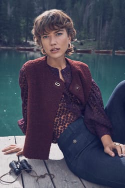 Embroidered CAMOMILLE blouse in cotton;${refinementColor}