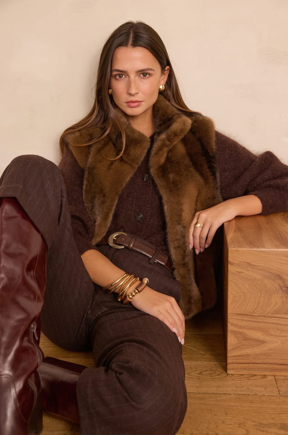 SUZANNE Fluffy Sleeveless Cardigan;${refinementColor}
