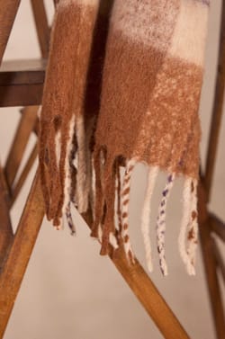 Light camel scarf ROMANE;${refinementColor}